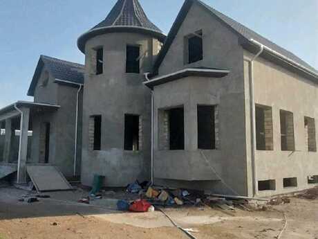 7 otaqlı həyət evi/bağ evi - Qala q. - 750 m²