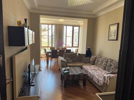 3 otaqlı köhnə tikili - Nəsimi r. - 85 m²