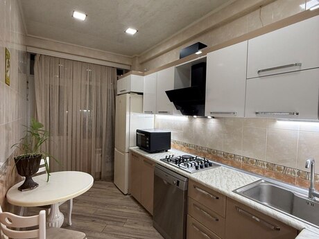 Kirayə 2 otaqlı mənzil, 70 m², Memar Əcəmi: 750 ₼/ay 5