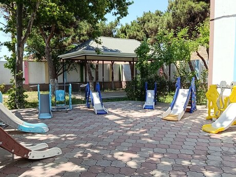 10 otaqlı həyət evi/bağ evi - Sabunçu r. - 450 m²