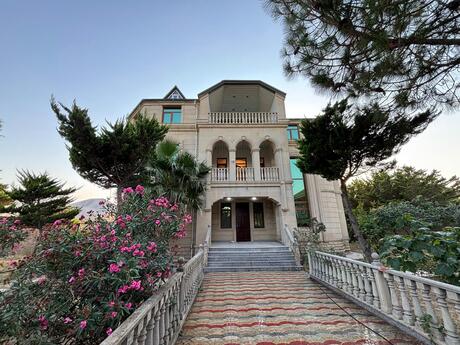8 otaqlı həyət evi/bağ evi - Mehdiabad q. - 450 m²