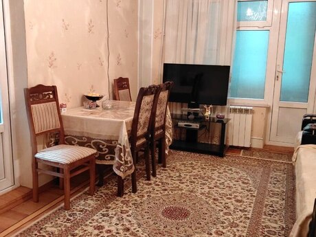 4-room apartment, 85 m², Azadlıq Prospekti: 240 000 ₼ 2
