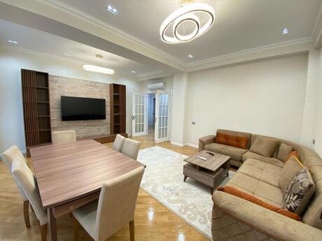 3 rooms · 145 m² · floor 5/7, Ağ şəhər