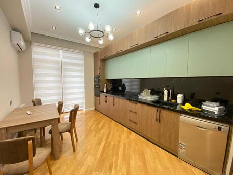 Kirayə 3 otaqlı mənzil, 145 m², Ağ şəhər: 2 500 ₼/ay 5
