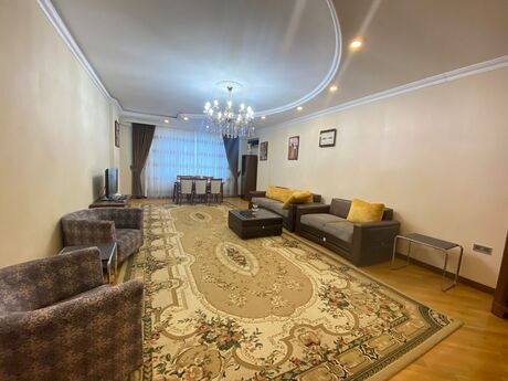 Kirayə 3 otaqlı mənzil, 130 m², Şah İsmayıl Xətai: 1 000 ₼/ay 2