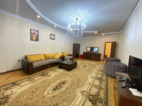 Kirayə 3 otaqlı mənzil, 130 m², Şah İsmayıl Xətai: 1 000 ₼/ay 3