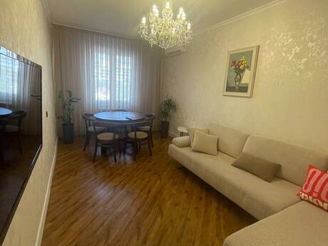 3-комн. вторичка - м. Иншаатчылар - 75 м²
