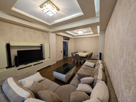 Elan №6323189 - Bakı, Gənclik m., 4 otaqlı, 130 m², 18/20 mərtəbə