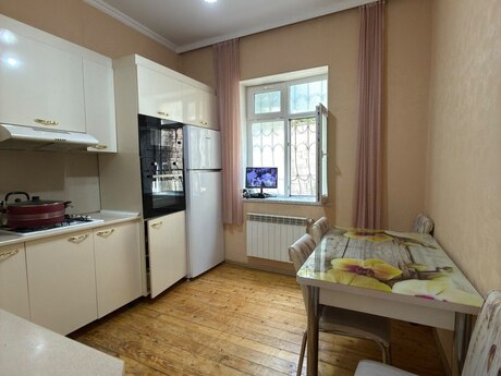 6 otaqlı həyət evi, 300 m², Badamdar: 250 000 ₼ 3