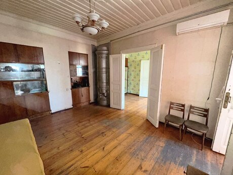 Elan №6323580 - Bakı, Sahil m., 3 otaqlı, 75 m², 3/3 mərtəbə