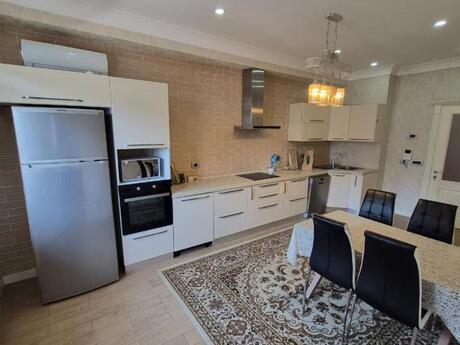 3-комнатная квартира, 175 м², 28 May: 520 000 ₼ 4