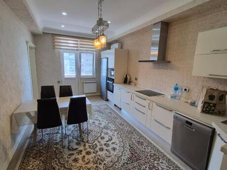 3-комнатная квартира, 175 м², 28 May: 520 000 ₼ 3