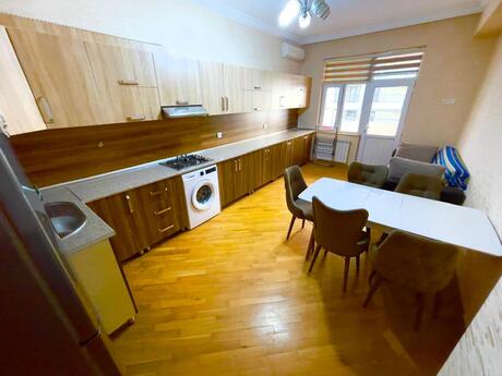 Kirayə 3 otaqlı mənzil, 168 m², Şah İsmayıl Xətai: 1 200 ₼/ay 4