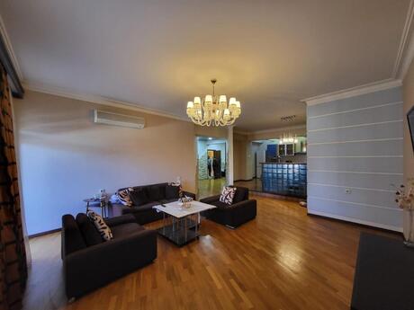 3 otaqlı mənzil, 157 m², Elmlər Akademiyası: 470 000 ₼ 3