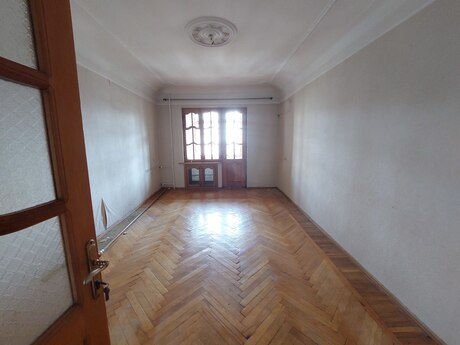 Elan №6324162 - Bakı, Neftçilər m., 3 otaqlı, 65 m², 3/5 mərtəbə