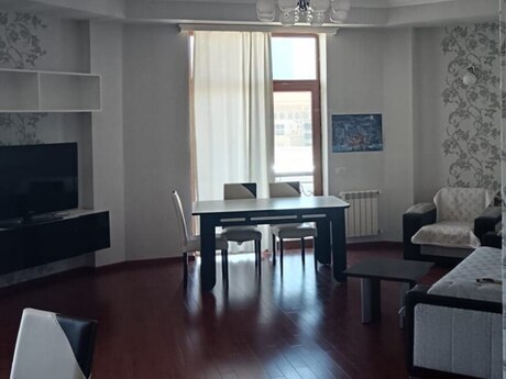 Kirayə 4 otaqlı mənzil, 137 m², Şah İsmayıl Xətai: 1 700 ₼/ay 2
