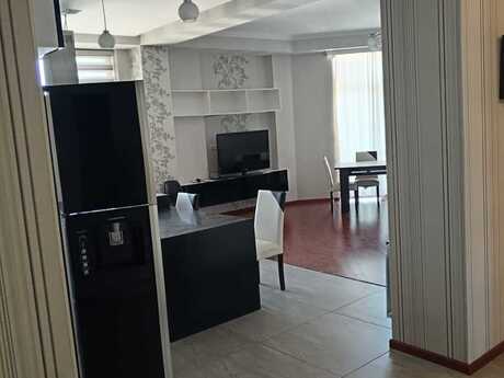 Kirayə 4 otaqlı mənzil, 137 m², Şah İsmayıl Xətai: 1 700 ₼/ay 4