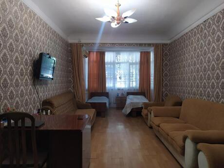 Объявление №6324477 - Баку, м. Нефтчиляр, 2-комн., 50 м², 1/5 этаж