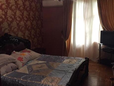 Elan №6324821 - Bakı, İçəri Şəhər m., 2 otaqlı, 68 m², 2/6 mərtəbə