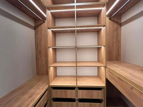 3-room apartment for rent, 100 m², 8 Noyabr: 1 300 ₼/mo 3