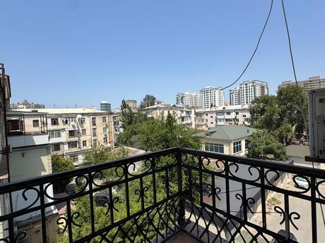 2 otaqlı köhnə tikili - Elmlər Akademiyası m. - 42 m²