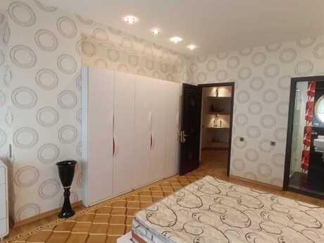 4-комнатная квартира, 180 м², Gənclik: 550 000 ₼ 4