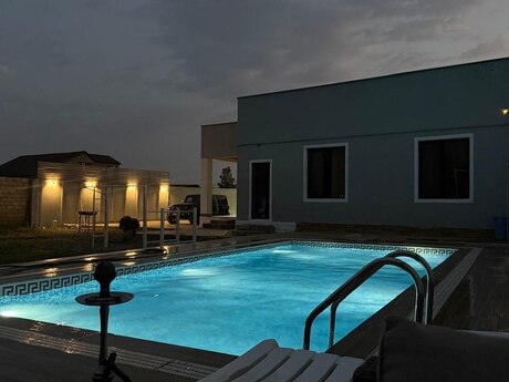 4 otaqlı həyət evi/bağ evi - Novxanı q. - 170 m²