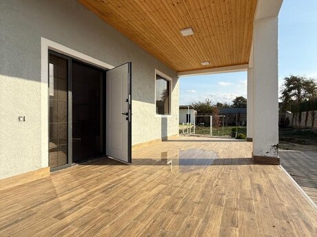 4 otaqlı həyət evi/bağ evi - Novxanı q. - 170 m²