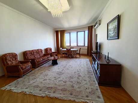 Kirayə 4 otaqlı mənzil, 200 m², İçəri Şəhər: 1 500 ₼/ay 4