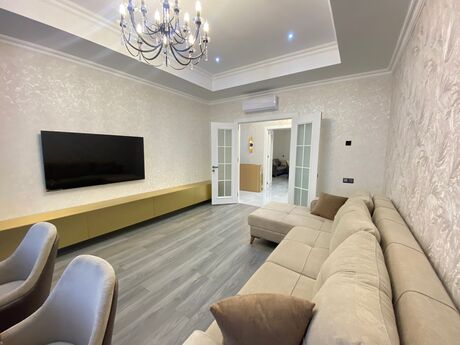 Kirayə 4 otaqlı mənzil, 170 m², Ağ şəhər: 2 500 ₼/ay 4