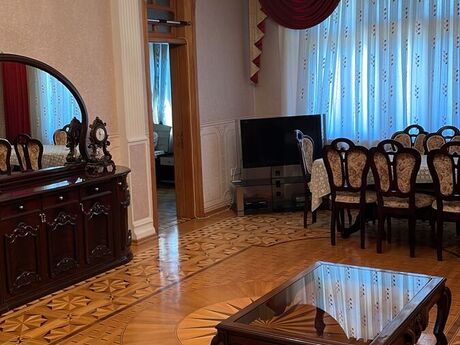 6 otaqlı köhnə tikili - Nəriman Nərimanov m. - 200 m²