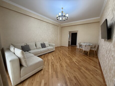 2 otaqlı mənzil, 83 m², Qara Qarayev: 245 000 ₼ 2