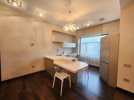 Kirayə 2 otaqlı mənzil, 100 m², Nizami: 1 100 ₼/ay 2