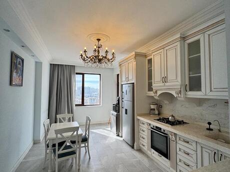 Elan №6327383 - Bakı, Nizami m., 4 otaqlı, 200 m², 16/20 mərtəbə