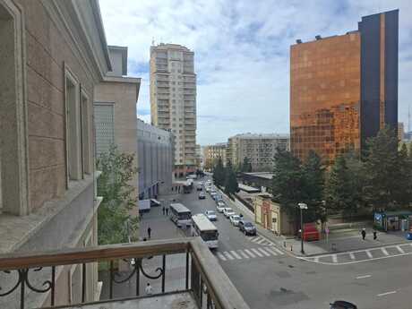 Elan №6327651 - Bakı, 28 May m., 2 otaqlı, 40 m², 4/4 mərtəbə