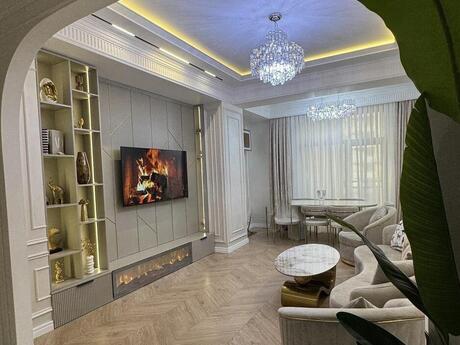 3 otaqlı mənzil, 124 m², 28 May: 560 000 ₼ 3