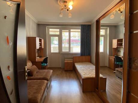 3 otaqlı köhnə tikili - Həzi Aslanov q. - 80 m²