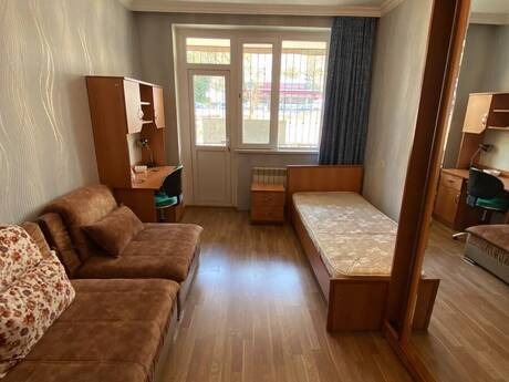 3 otaqlı köhnə tikili - Həzi Aslanov q. - 80 m²