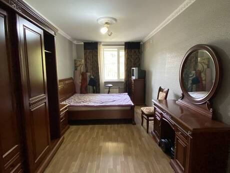 3 otaqlı köhnə tikili - Həzi Aslanov q. - 80 m²