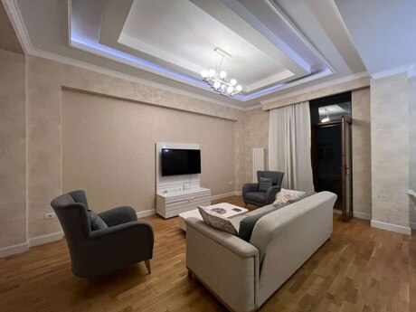 Kirayə 3 otaqlı mənzil, 100 m², Ağ şəhər: 1 800 ₼/ay 2