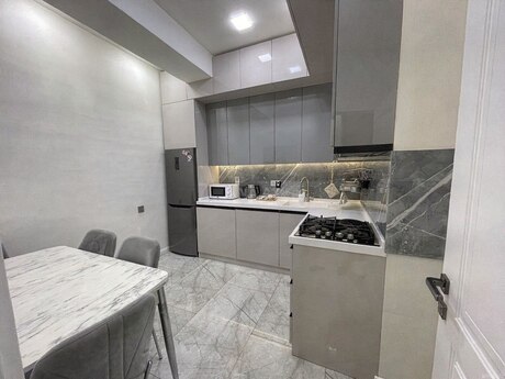 3-room apartment for rent, 90 m², Gənclik: 1 500 ₼/mo 5