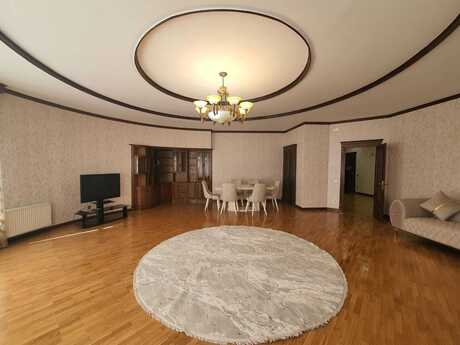 5-room apartment for rent, 240 m², Nizami: 1 800 ₼/mo 3
