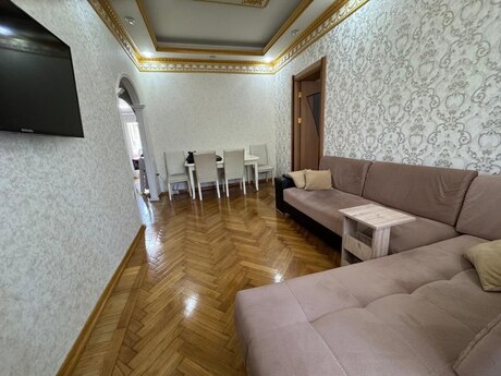 3-room apartment for rent, 90 m², Nəriman Nərimanov: 1 100 ₼/mo 2