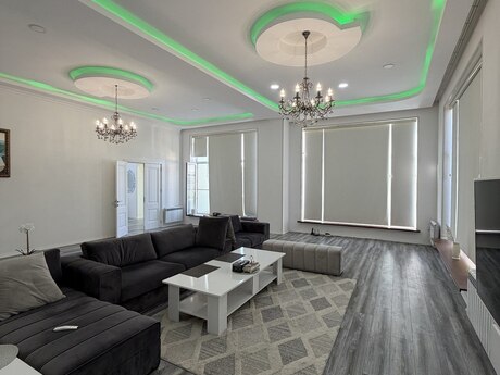 7 otaqlı həyət evi/bağ evi - Mərdəkan q. - 450 m²