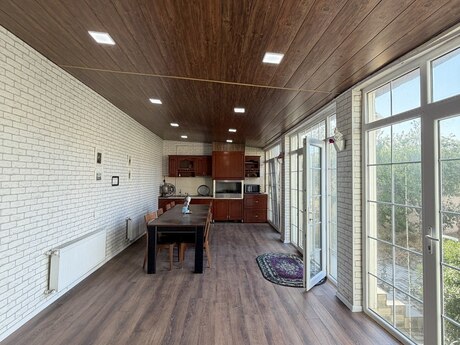 7 otaqlı həyət evi/bağ evi - Mərdəkan q. - 450 m²