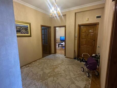 4 otaqlı mənzil, 135 m², İnşaatçılar: 325 000 ₼ 2