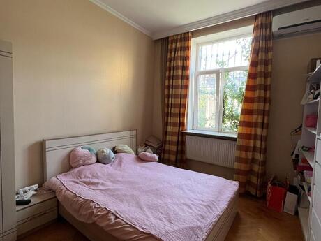 3 otaqlı mənzil, 100 m², 28 May: 300 000 ₼ 5