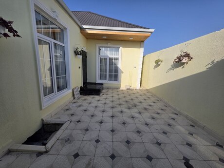 3 rooms · 70 m², Hövsan
