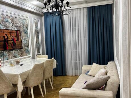 Elan №6328775 - Bakı, Qaraçuxur q., 2 otaqlı, 60 m², 1/5 mərtəbə