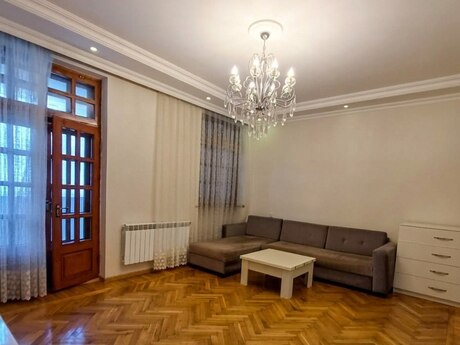 Elan №6328889 - Bakı, 28 May m., 2 otaqlı, 70 m², 5/5 mərtəbə